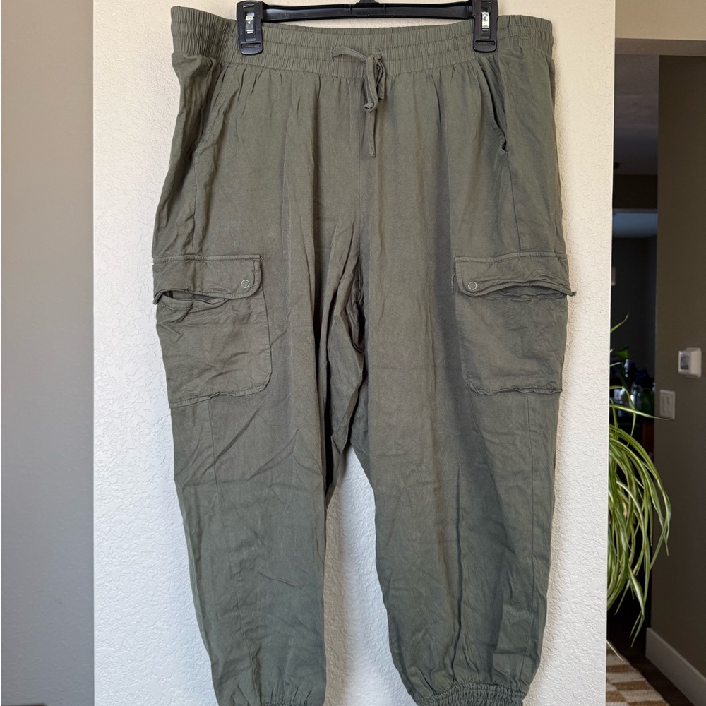 Torrid Women’s Green Cargo Pants